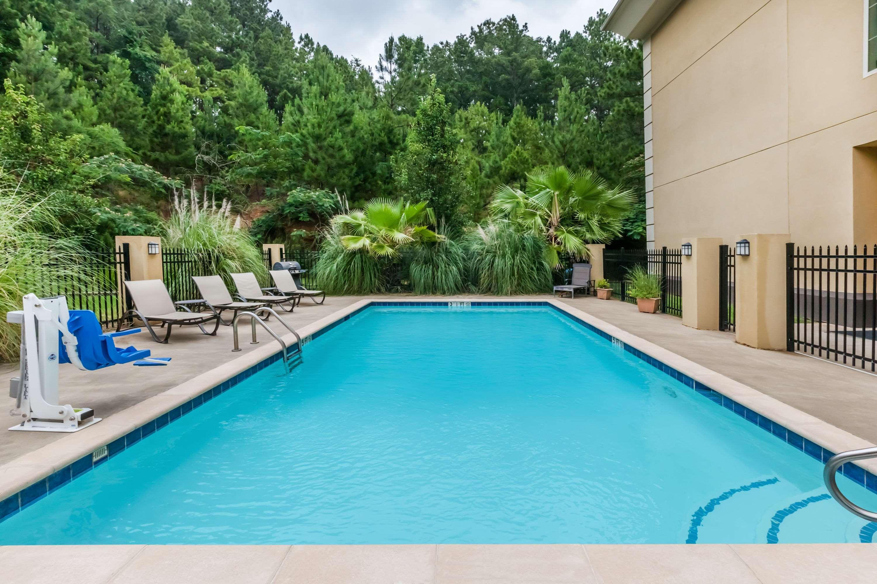 Baymont By Wyndham Henderson Exterior foto